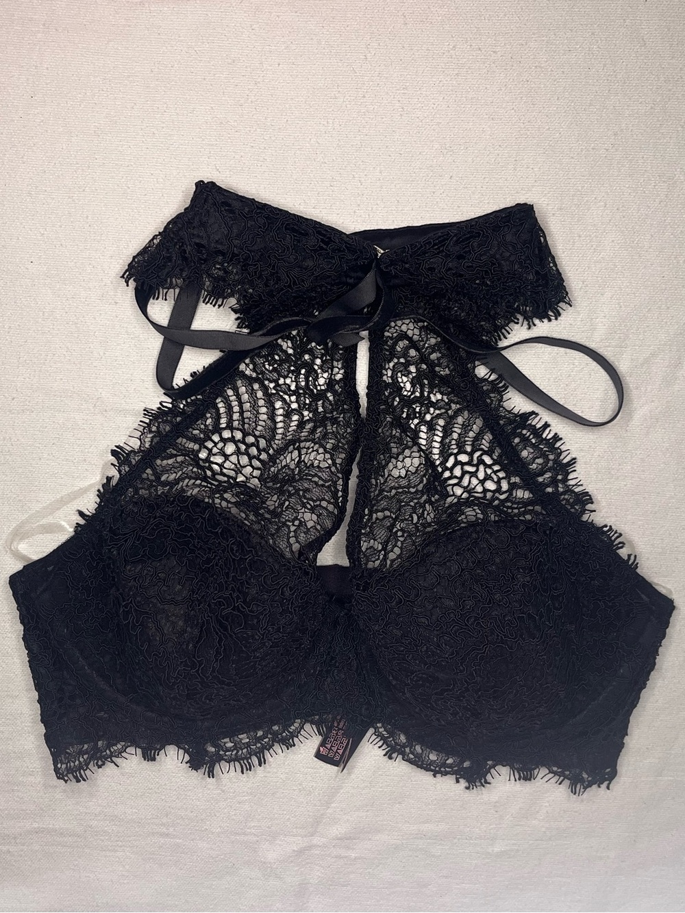 ✨Victoria’s Secret Dream Angels Lace and Collar Demi Bra